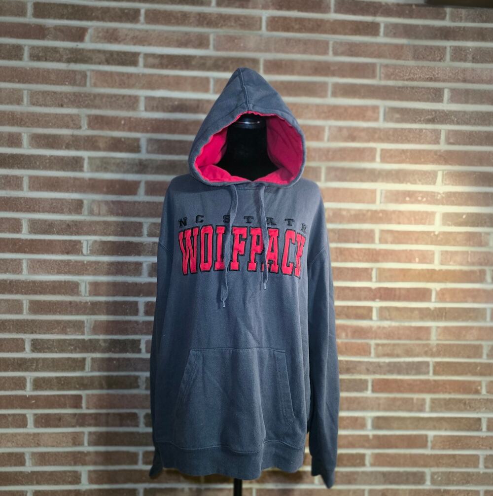 Stadium Athletics NC State Wolfpack Hoodie Mens XL Charcoal Grey Pink Lining